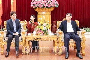 Tập đoàn Crystal đề xuất đầu tư sản xuất sợi, vải, may mặc tại Nam Định