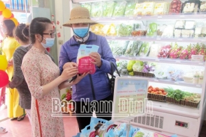 Cảnh giác khi mua hàng khuyến mại cuối năm
