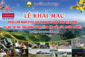 TP. Hòa Bình tổ chức phiên chợ vùng cao và thi gói, nấu bánh chưng ống đặc sản của người Mường