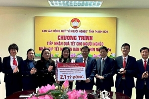Các chi nhánh Agribank tại Thanh Hóa trao 4.200 suất quà Tết cho người nghèo
