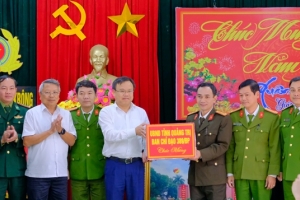 Lãnh đạo tỉnh Quảng Trị chúc Tết các lực lượng phòng chống buôn lậu, gian lận thương mại