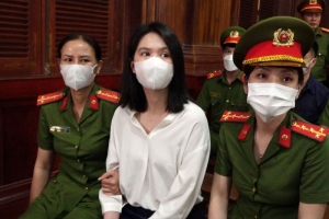 Người mẫu Ngọc Trinh bị phạt 1 năm tù, hưởng án treo