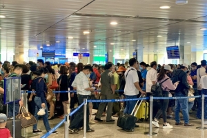Bảo đảm trật tự an toàn giao thông tại sân bay Tân Sơn Nhất dịp Tết