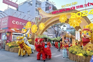 Hơn 660 nhà vườn tham gia kinh doanh, trưng bày tại Chợ hoa xuân “Trên bến, dưới thuyền”