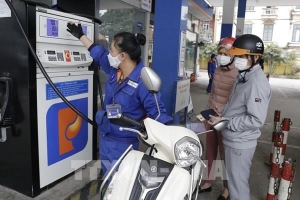Trước Tết Nguyên đán, giá xăng có thể giảm mạnh khoảng 1.000 đồng/lít