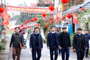 Phó Chủ tịch UBND tỉnh Nguyễn Văn Khước kiểm tra thực tế kết quả thực hiện Dự án Quản lý nguồn nước và ngập lụt Vĩnh Phúc