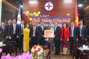 Ông Nguyễn Văn Quảng Bí thư Thành ủy thăm, tặng quà các đơn vị trực Tết Giáp Thìn