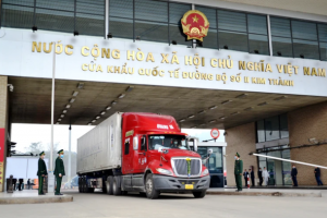 Xuất nhập khẩu hàng hóa và xuất nhập cảnh hoạt động xuyên Tết