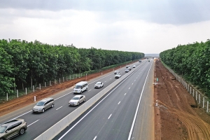 Công điện về việc nâng cấp tuyến đường bộ cao tốc đang đầu tư theo quy mô phân kỳ