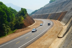 Điều chỉnh phương án tổ chức giao thông tuyến Cam Lộ - La Sơn