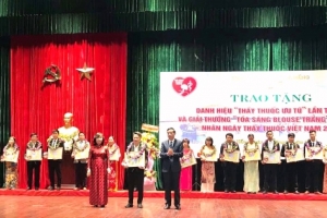 Đà Nẵng: 20 y, bác sỹ tiêu biểu nhận giải thưởng “Toả sáng Blouse trắng”