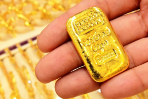 Giá vàng hôm nay 28/02: Biến động trái chiều