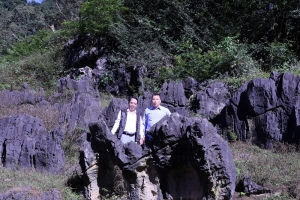 Bãi đá dựng ông Chứ cúng (Mộc Châu): Vẻ đẹp độc đáo và kỳ bí