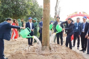 Trường Đại học Kinh tế – Kỹ thuật Công nghiệp phát động “Tết trồng cây đời đời nhớ ơn Bác Hồ”