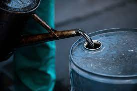 Giá xăng dầu hôm nay 19/3: Dầu Brent hướng mốc 86 USD/thùng