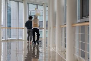 Tổng công ty Bảo hiểm Y tế quốc gia Hàn Quốc thông báo sẽ siết chặt hơn quy định hưởng bảo hiểm y tế đối với người nước ngoài