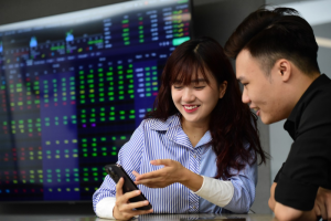 Diễn biến phiên chứng khoán sáng 25/3: Nhóm cổ phiếu bất động sản giao dịch sôi động và khởi sắc