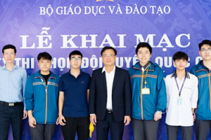 Sáu học sinh Trường THPT chuyên Lê Hồng Phong Nam Định dự kỳ thi Olympic khu vực và quốc tế