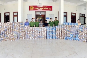 Bắt 2 đối tượng vận chuyển trái phép 1,4 tấn pháo nổ