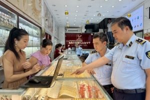 Kiểm tra đột xuất các cửa hàng vàng, phát hiện nhiều dấu hiệu vi phạm