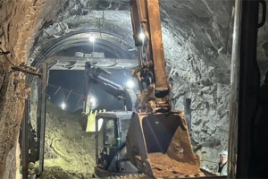 Huy động tối đa nguồn lực, khẩn trương khắc phục sự cố sạt lở hầm Bãi Gió