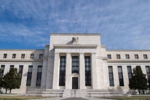 Fed trì hoãn cắt giảm lãi suất
