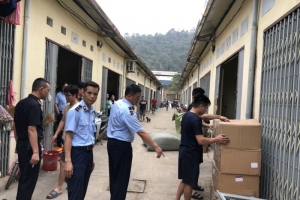 Phát hiện 02 kho hàng cất giấu hơn 40.000 sản phẩm nghi nhập lậu