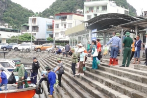 Huyện Vân Đồn ra quân thực hiện “Ngày Chủ nhật xanh”