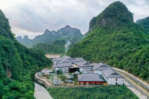 Từ 27/4 triển khai tuyến bus miễn phí Hạ Long - Yoko Onsen Quang Hanh