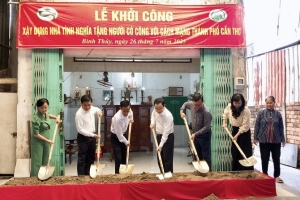 Cần Thơ: Bàn giao 30 căn nhà tình nghĩa cho gia đình chính sách