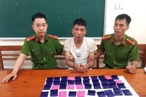 Nghệ An bắt giữ đối tượng vận chuyển trái phép 8.000 viên ma túy