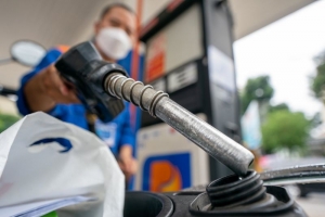 Giá xăng dầu hôm nay 13/5: Giảm nhẹ đầu phiên