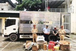 Quảng Ninh tạm giữ trên 2.400 sản phẩm thực phẩm nhập lậu