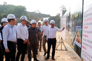 Lạng Sơn: Dồn lực tháo gỡ khó khăn, vướng mắc trong giải phóng mặt bằng, thi công các dự án cao tốc trọng điểm