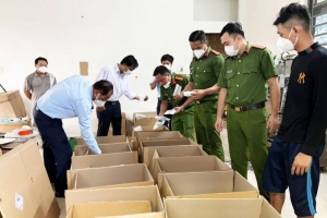 Long An tạm giữ số lượng lớn thuốc trừ sâu giả mạo nhãn hiệu