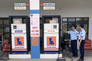 Xử phạt 1 doanh nghiệp kinh doanh xăng dầu vi phạm quy định