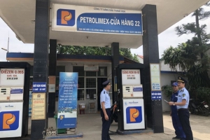 Lực lượng QLTT Thanh Hóa tăng cường tuyên truyền niêm yết giá và xuất hoá đơn bán lẻ xăng dầu