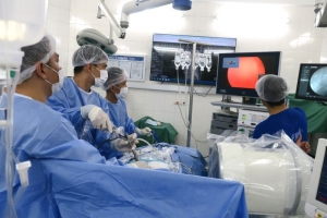 Phẫu thuật nội soi điều trị cho bệnh nhân thoát vị đĩa đệm cột sống thắt lưng