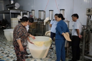 Kiểm tra, xử phạt 2 cơ sở vi phạm an toàn thực phẩm