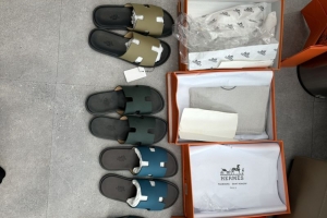 Cục Quản lý thị trường Thái Bình kiểm tra, tạm giữ 47 đôi dép có dấu hiệu giả mạo nhãn hiệu HERMÈS và hình