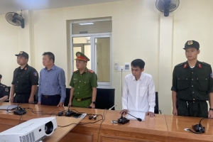 Bắt Chi cục trưởng Hải quan cửa khẩu ở Hà Giang vì để người khác vận chuyển hàng cấm