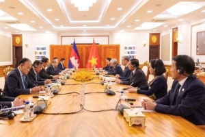 Chủ tịch Hun Sen đề nghị Việt Nam tiếp tục hỗ trợ Campuchia phát triển nguồn nhân lực