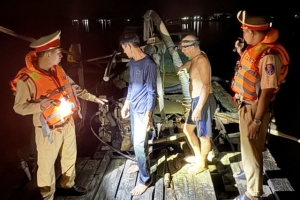Xử lý nhiều trường hợp khai thác cát trái phép trên sông Gianh tại Quảng Bình