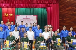 Tỉnh Đoàn Bắc Ninh trao tặng 91 suất quà cho thương, bệnh binh tại Trung tâm Điều dưỡng Thương binh Thuận Thành