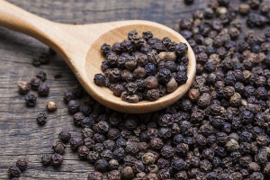 Giá tiêu hôm nay 15/2: Trong nước đi ngang 148.000 – 150.500 đồng/kg, Indonesia giảm phiên thứ hai