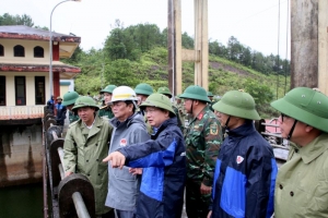 Bộ trưởng Bộ NN&PTNT biểu dương sự chủ động, tích cực của tỉnh Quảng Ninh trong công tác ứng phó với bão số 2