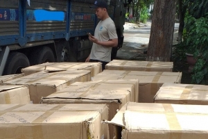 Phát hiện hơn 1.700 đôi giày không rõ nguồn gốc xuất xứ