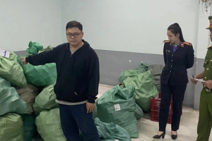 14 đối tượng lừa hàng nghìn người mua bán tiền giả bị tạm giam