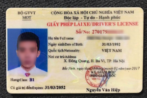 Khi giấy phép lái xe ô tô bị trừ hết điểm, tài xế phải thi lại như thế nào?