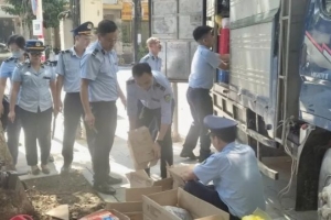 Tạm giữ 10.340 sản phẩm hàng hóa đồ dùng học tập, hàng tiêu dùng vi phạm